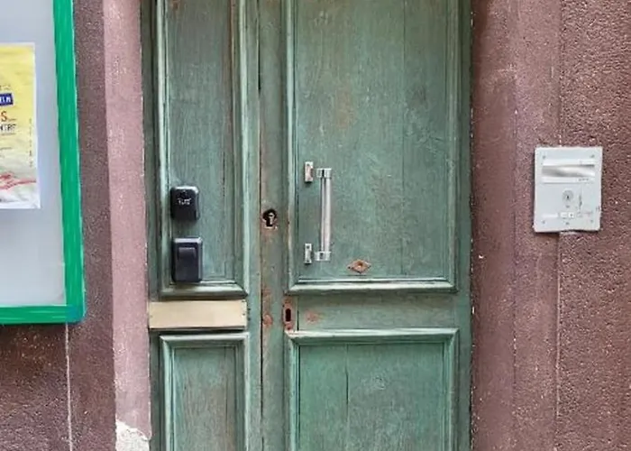 La Maison Bleue, Daire Rodez