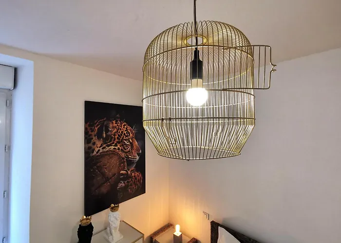 La Maison Bleue, Διαμέρισμα Ροντέζ